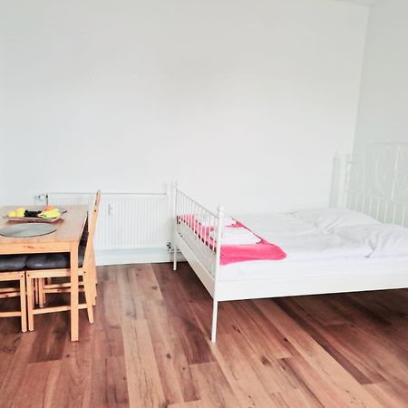 City Studio Apartment For 4, Near Sonnenallee Βερολίνο Εξωτερικό φωτογραφία