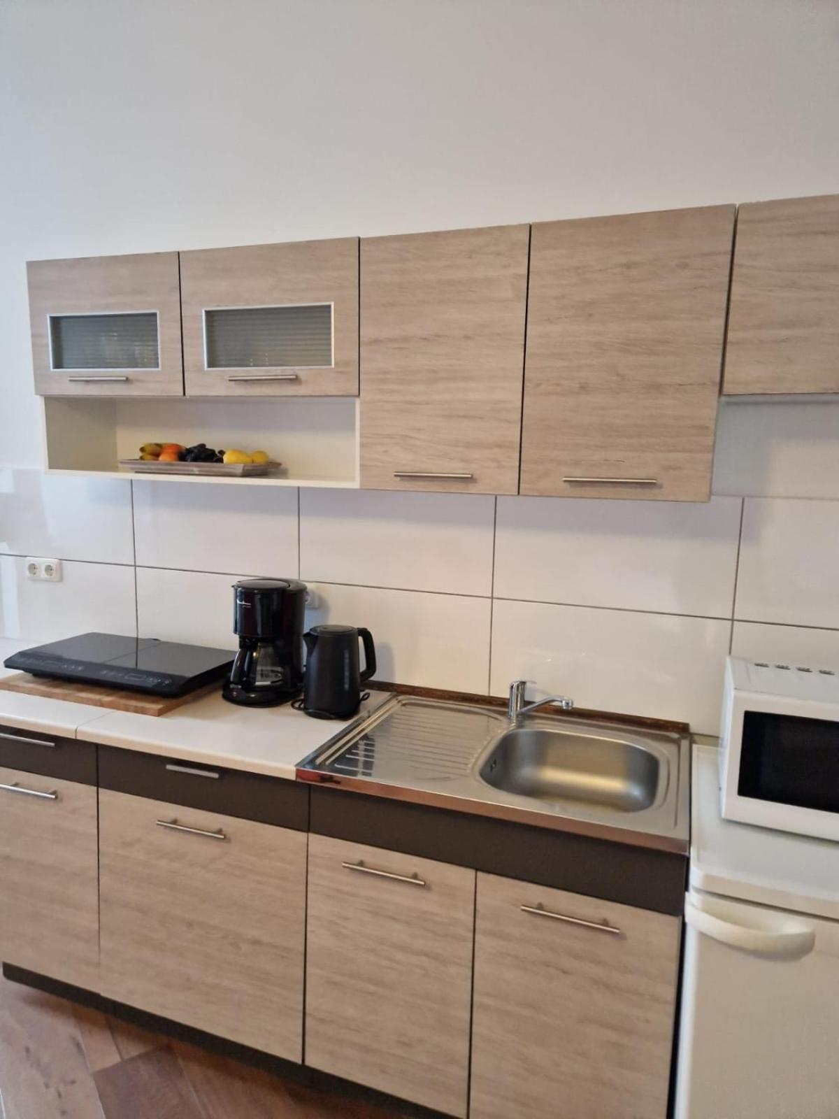 City Studio Apartment For 4, Near Sonnenallee Βερολίνο Εξωτερικό φωτογραφία