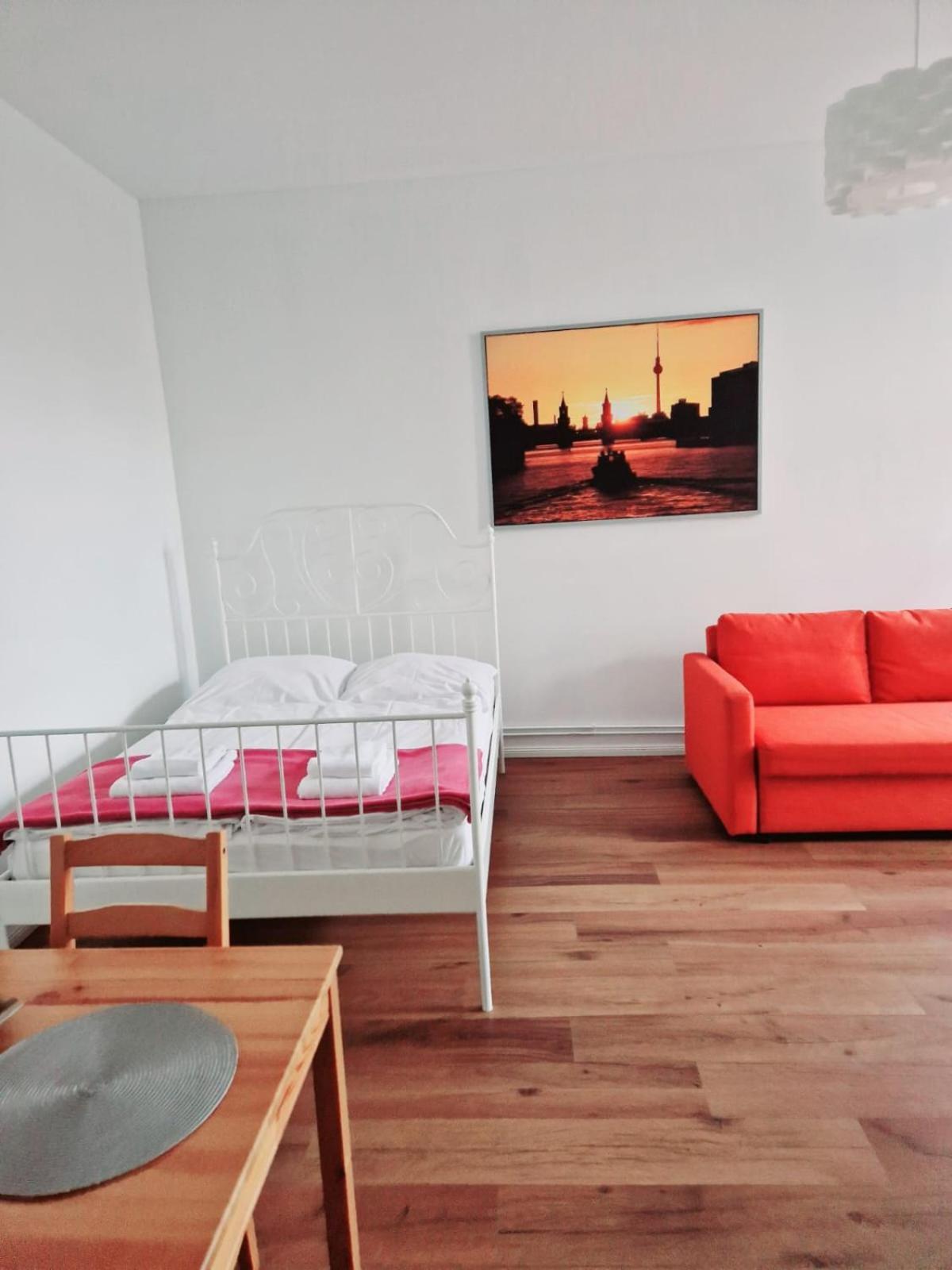City Studio Apartment For 4, Near Sonnenallee Βερολίνο Εξωτερικό φωτογραφία