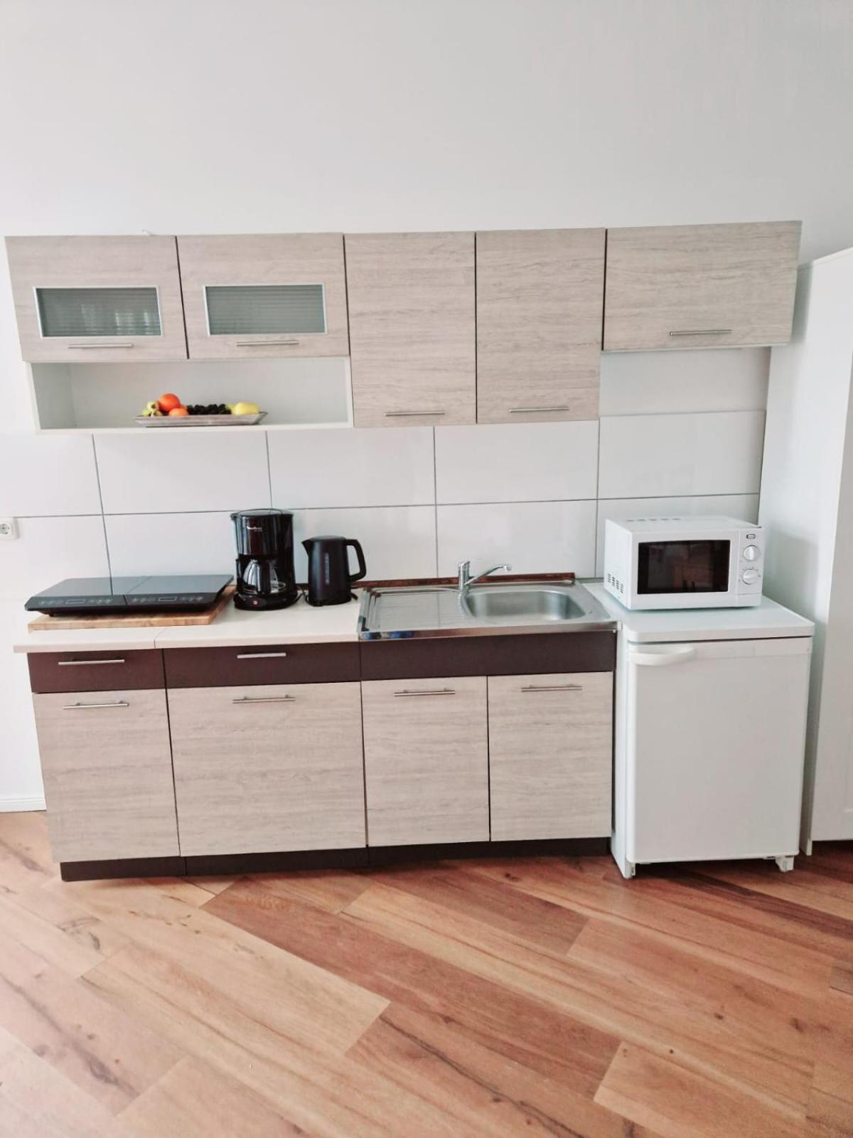 City Studio Apartment For 4, Near Sonnenallee Βερολίνο Εξωτερικό φωτογραφία