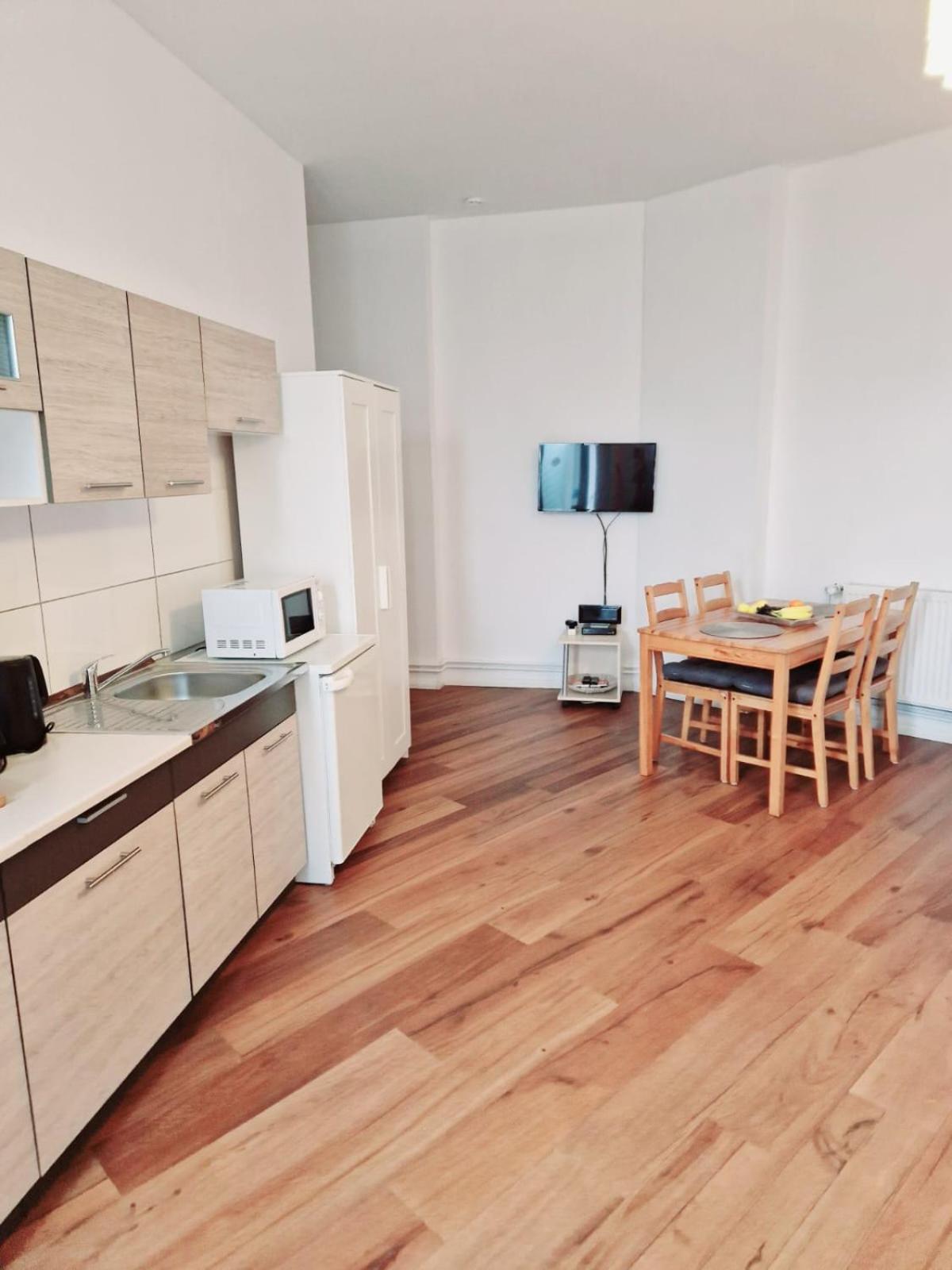 City Studio Apartment For 4, Near Sonnenallee Βερολίνο Εξωτερικό φωτογραφία