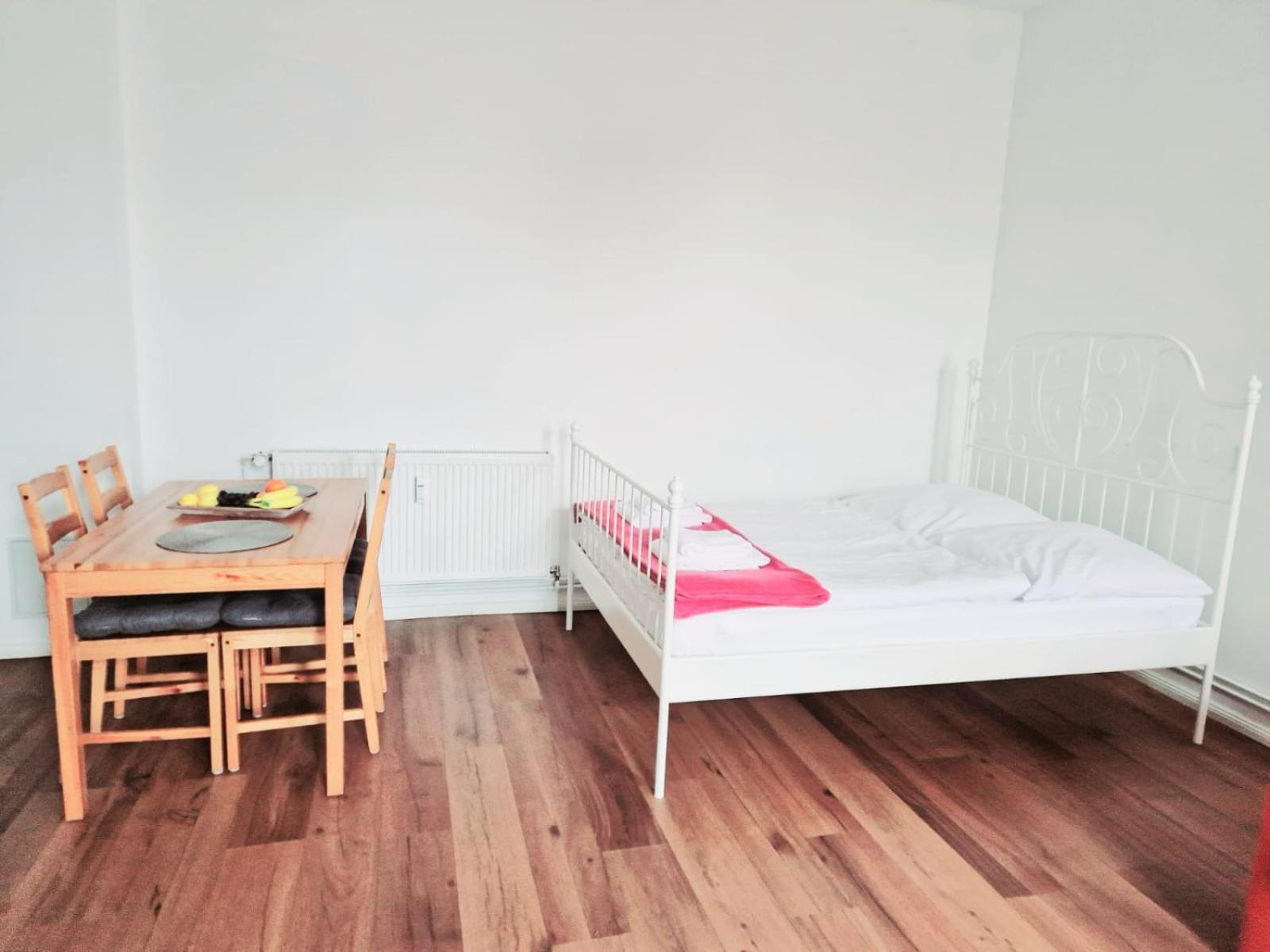City Studio Apartment For 4, Near Sonnenallee Βερολίνο Εξωτερικό φωτογραφία
